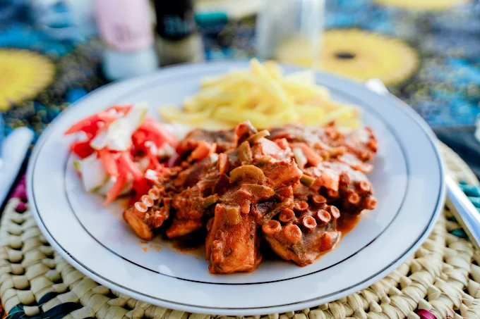 Fresh food and dining at Kanga Beach Paradise